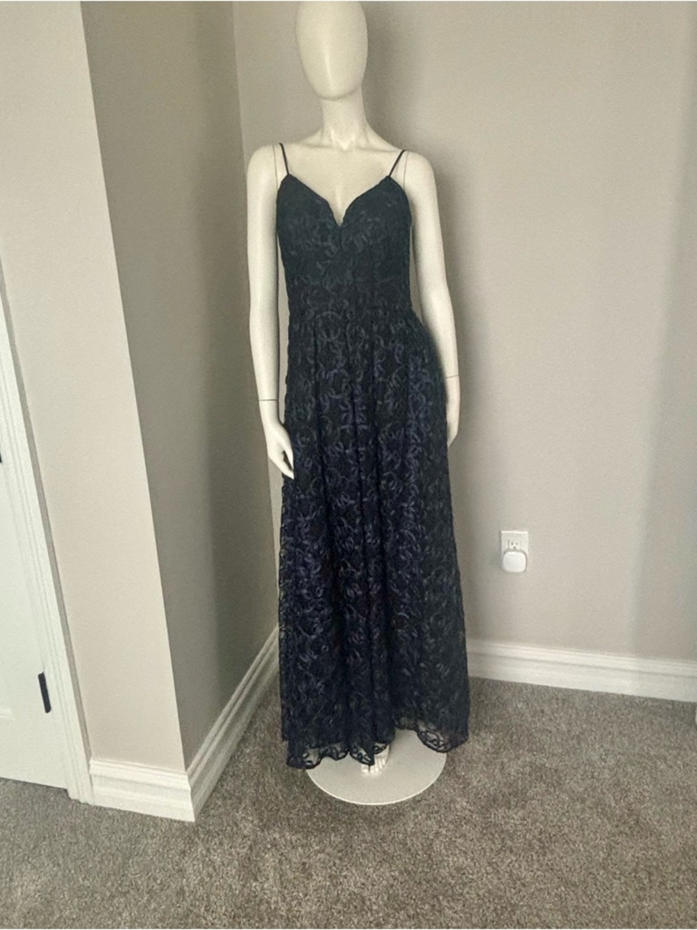 Spaghetti-Strap Navy Lace Maxi Dress
